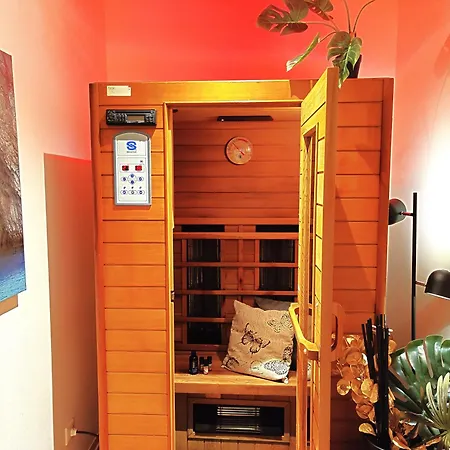 Klein Und Fein - Sauna & Whirlpool - Naehe Messe בורגוודל